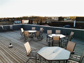 Executive House Suites Hotel & Conference Centre High Level Exterior photo