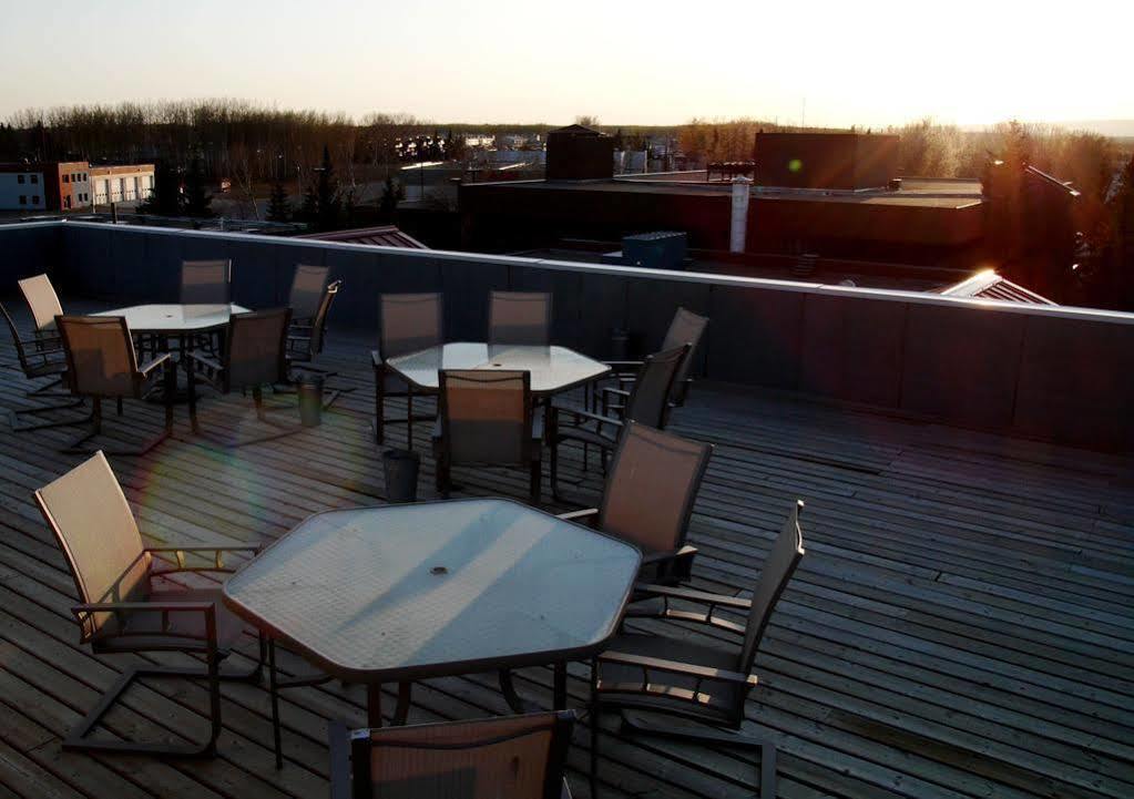 Executive House Suites Hotel & Conference Centre High Level Exterior photo